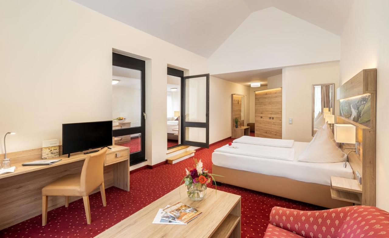 Hotel Moselblick Winningen Exterior photo